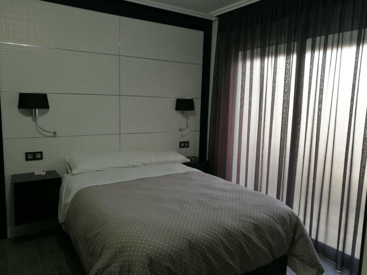 Apartamentos Las Palmeras Palma del Rio Luaran gambar