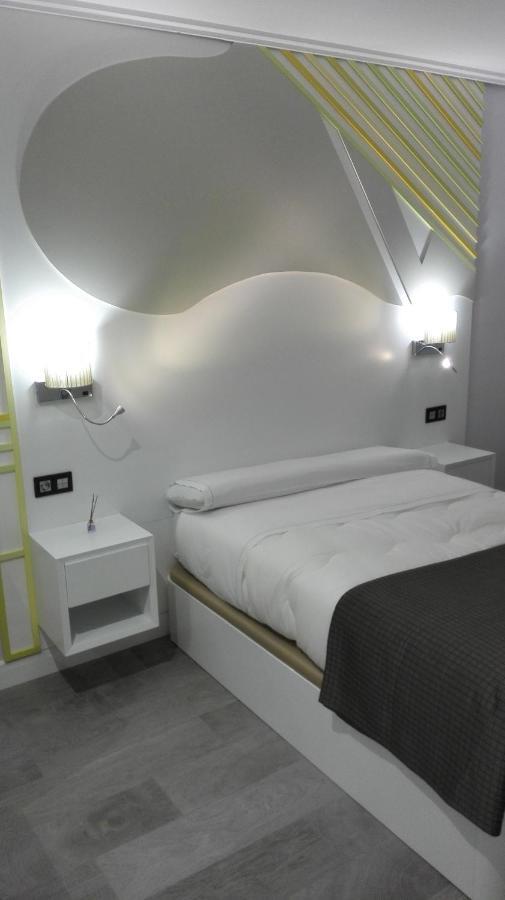 Apartamentos Las Palmeras Palma del Rio Bilik gambar
